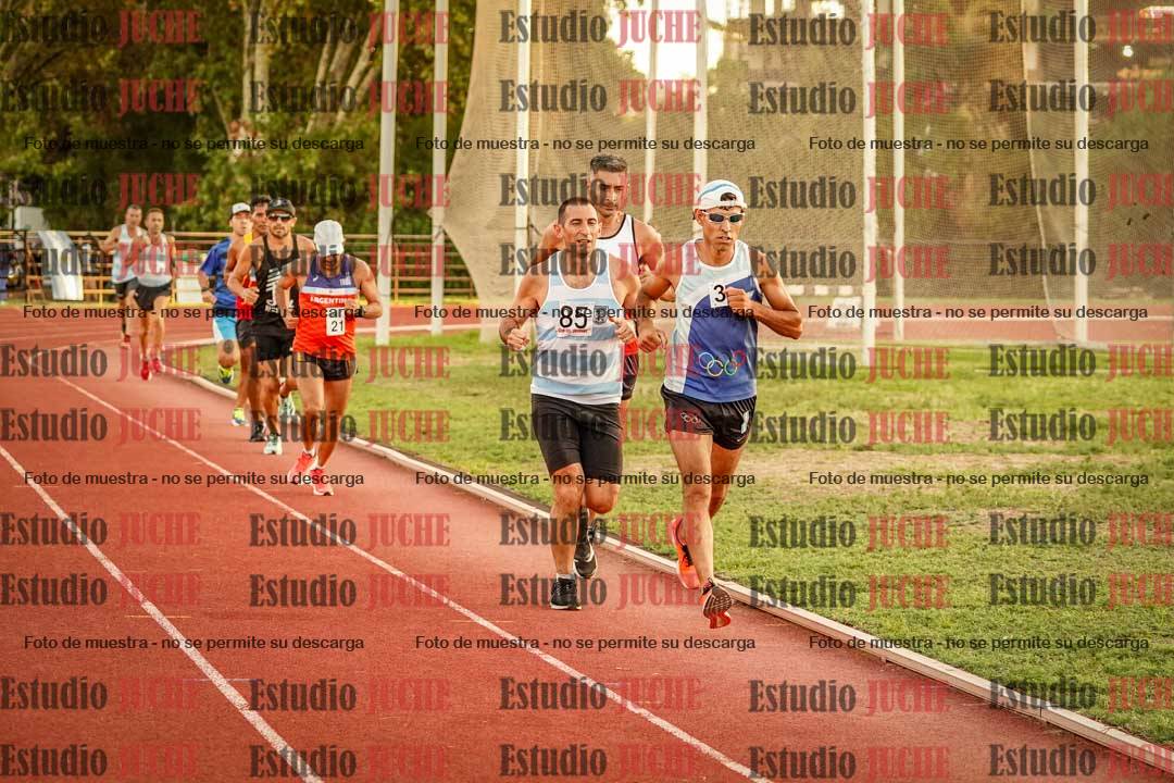 Fotos de los 3000 m llanos de varones