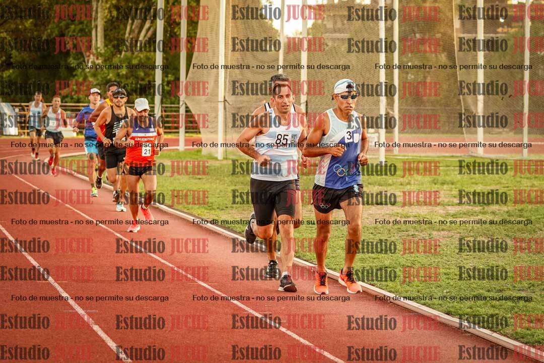 Fotos de los 3000 m llanos de varones