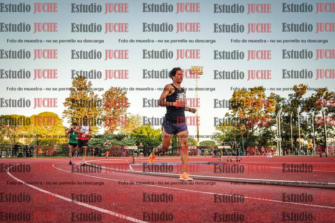 Fotos de los 3000 m llanos de varones
