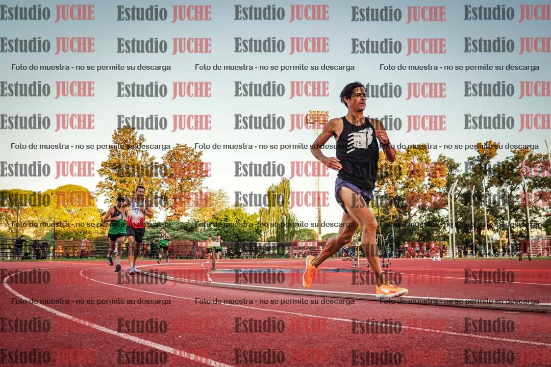Fotos de los 3000 m llanos de varones