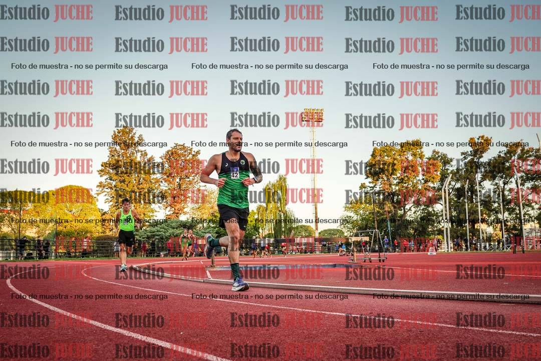 Fotos de los 3000 m llanos de varones