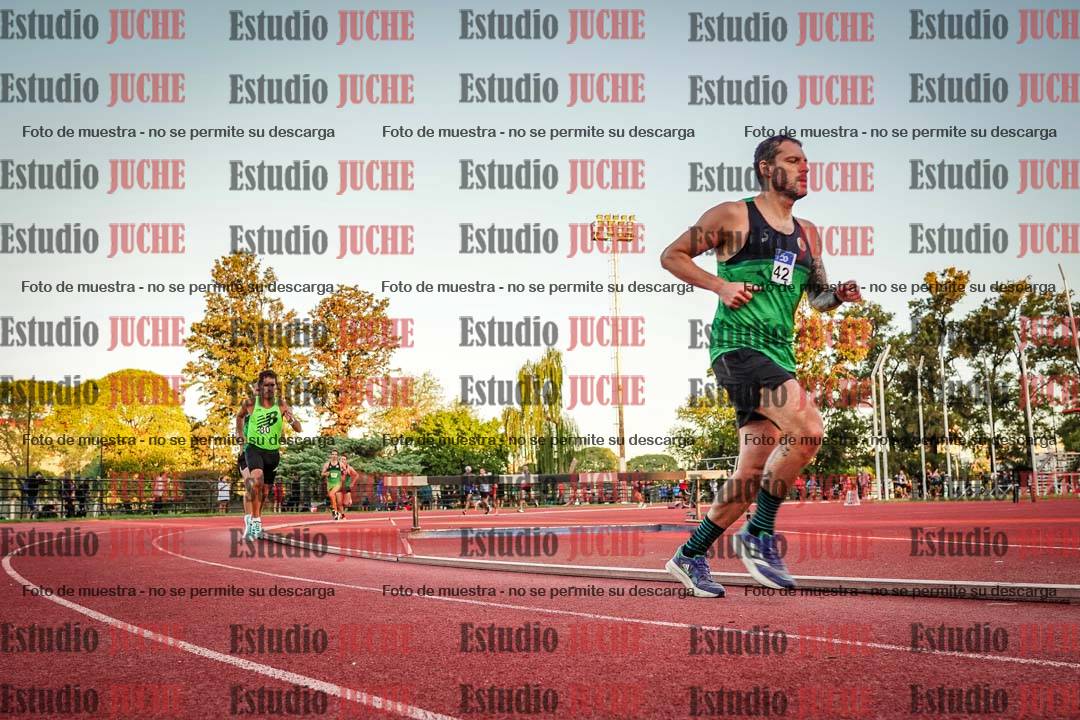 Fotos de los 3000 m llanos de varones