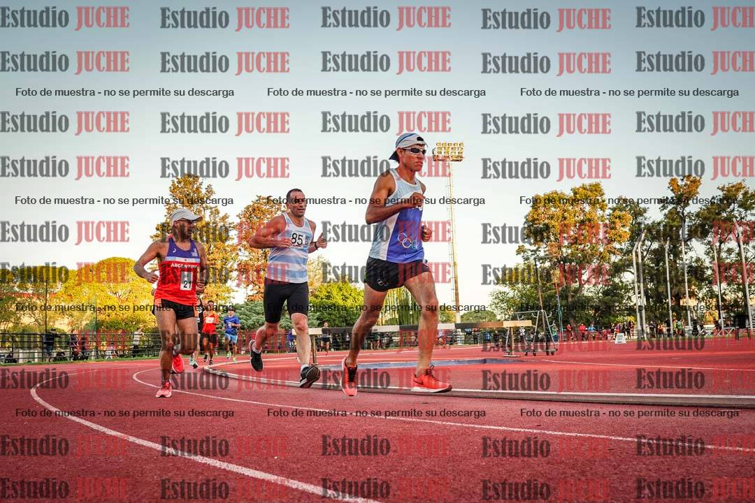 Fotos de los 3000 m llanos de varones