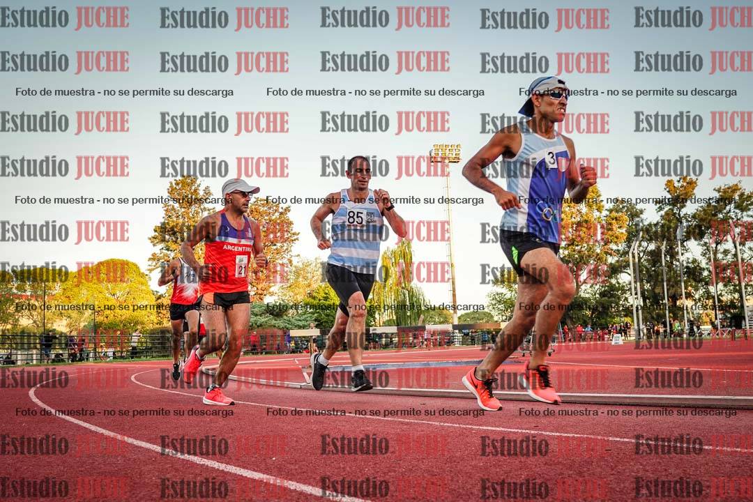 Fotos de los 3000 m llanos de varones