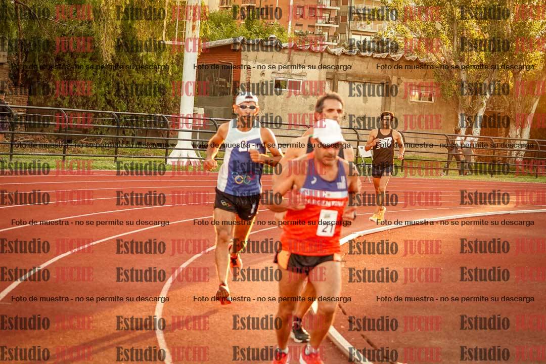 Fotos de los 3000 m llanos de varones