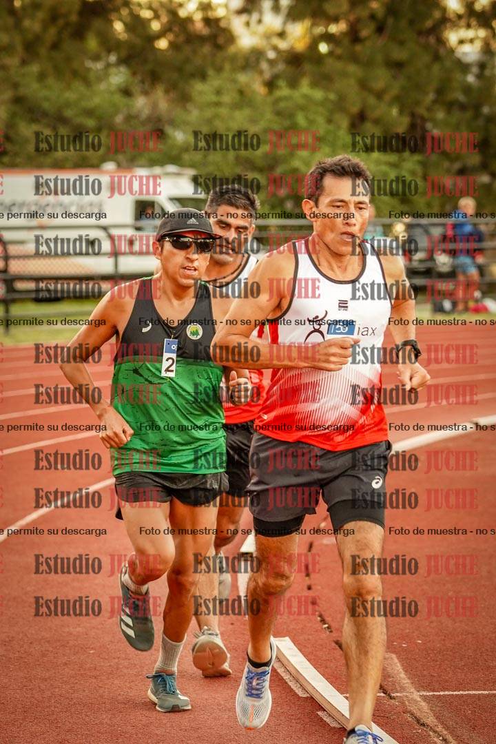 Fotos de los 3000 m llanos de varones