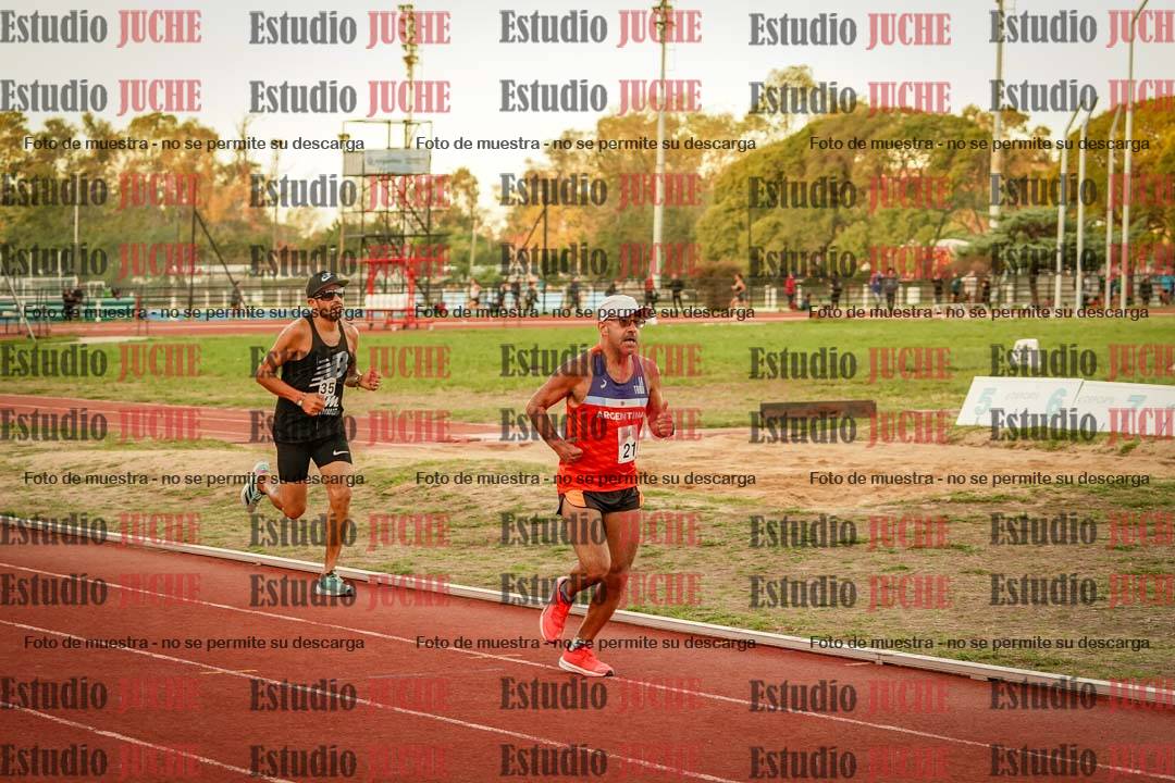 Fotos de los 3000 m llanos de varones