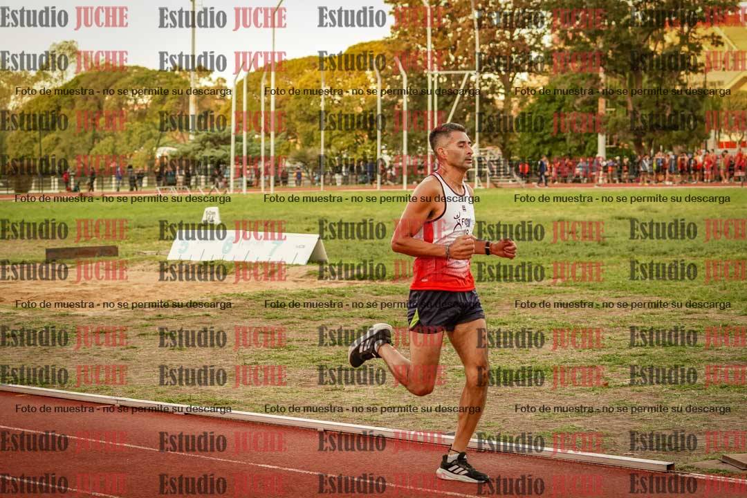 Fotos de los 3000 m llanos de varones