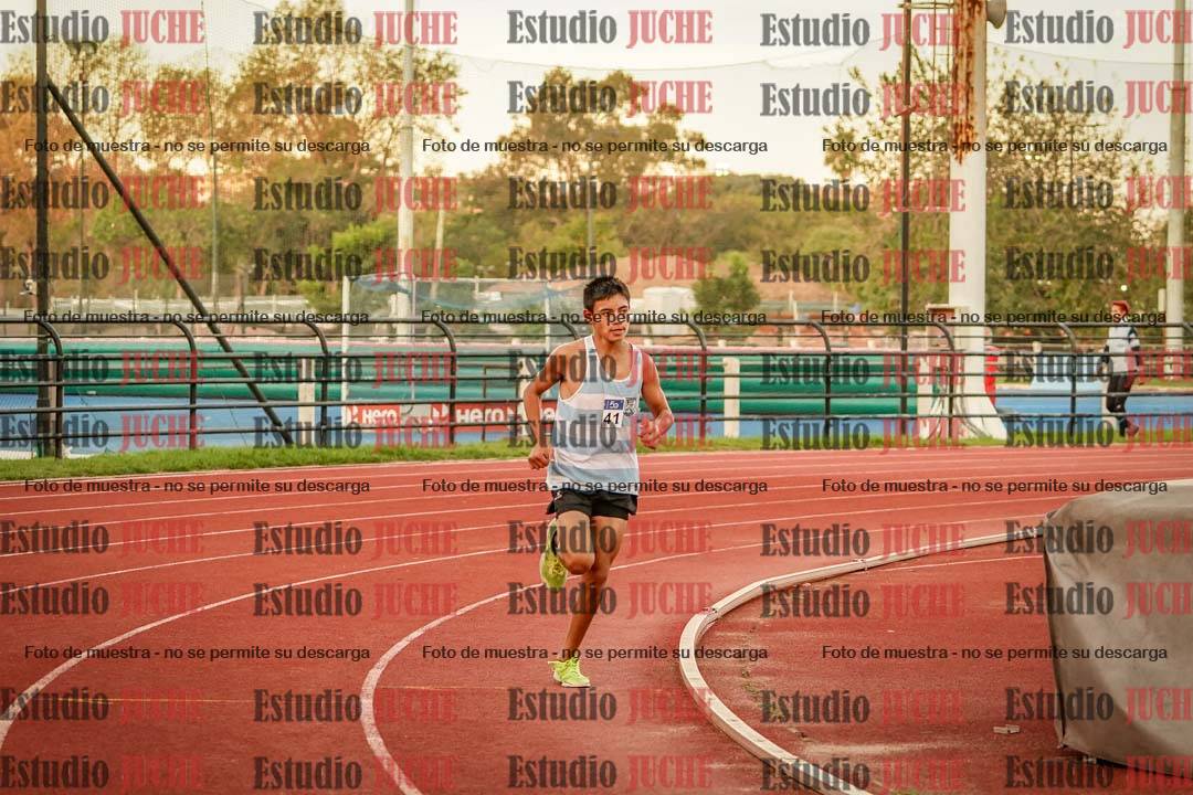 Fotos de los 3000 m llanos de varones