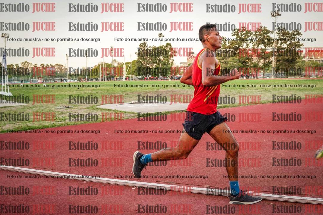 Fotos de los 3000 m llanos de varones