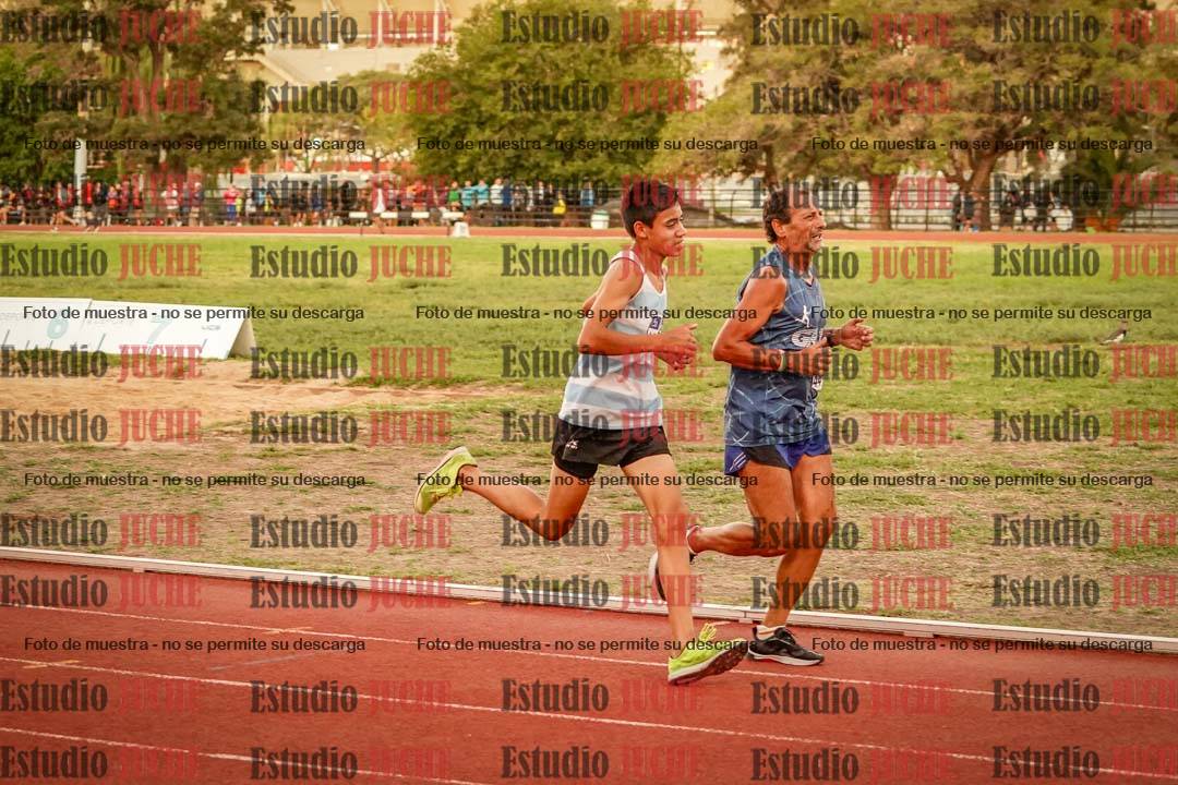 Fotos de los 3000 m llanos de varones