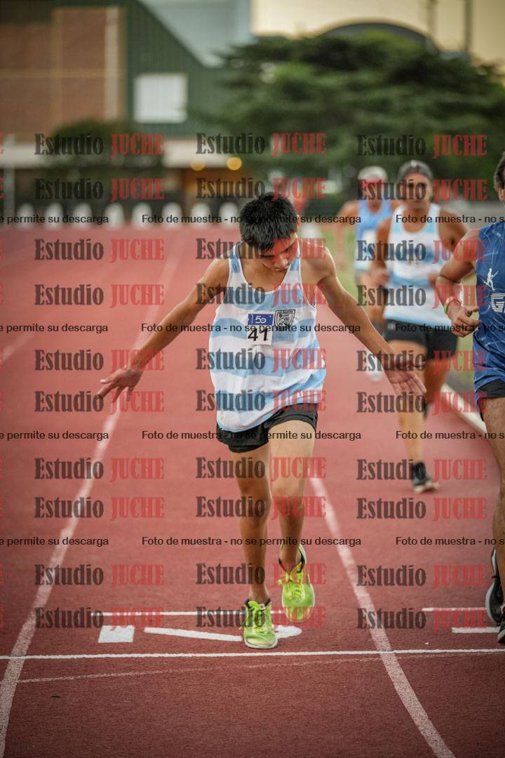 Fotos de los 3000 m llanos de varones